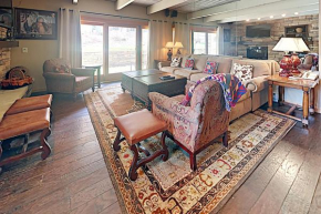 Timberline Condominiums 2 Bedroom Deluxe Unit B2H